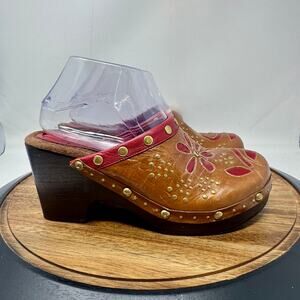 Isabella Fiore Studded Leather Clogs Women's Size 10 Red/Brown Made in Italy